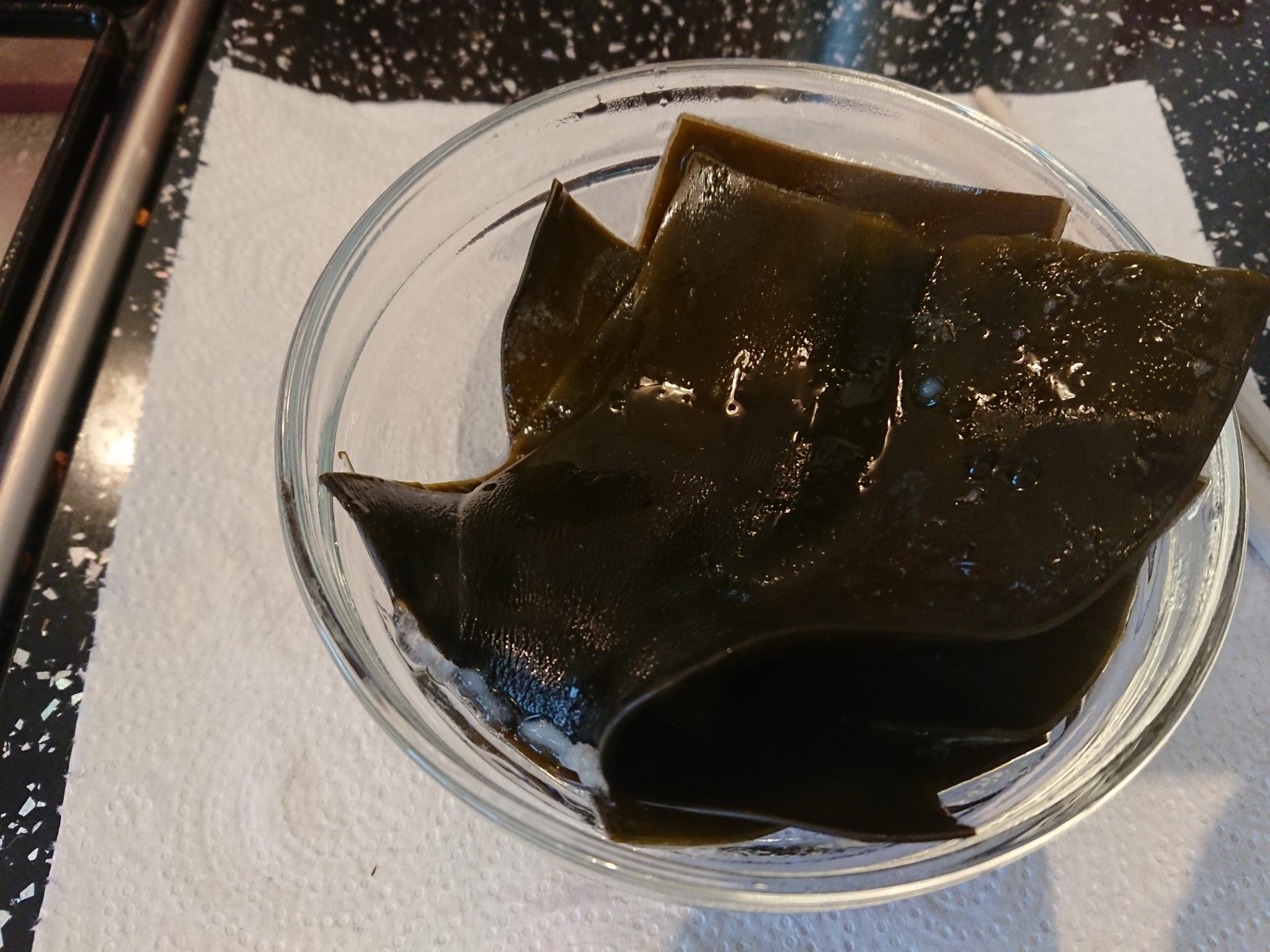 How to make Japanese soup stock(Bonito and kelp stock) Enjoy Japanese Food